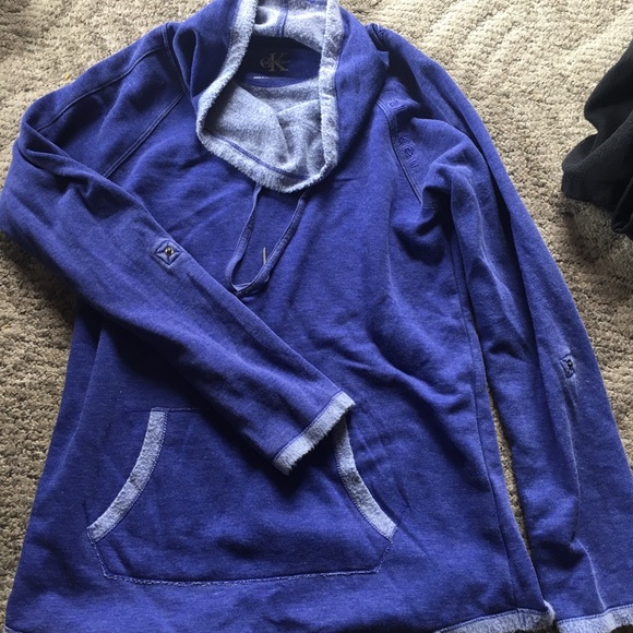 Calvin Klein Sweatshirt - Picture 1 of 3